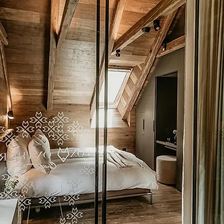 シャレー Fox On The Rocks